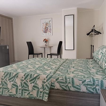 Casa Vacanza In Pieno Centro Storico Vicino Ostuni E La Riserva Di Torre Quaceto سان فيتو دي نورماني المظهر الخارجي الصورة